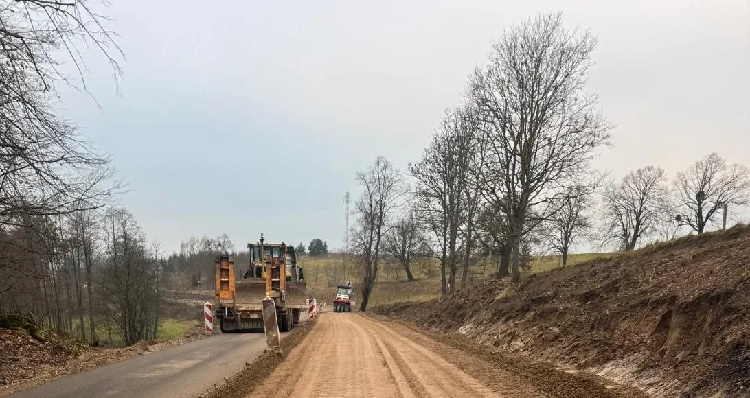 profilowanie i zageszczanie kruszywa lamanego 13 495 13 825 2