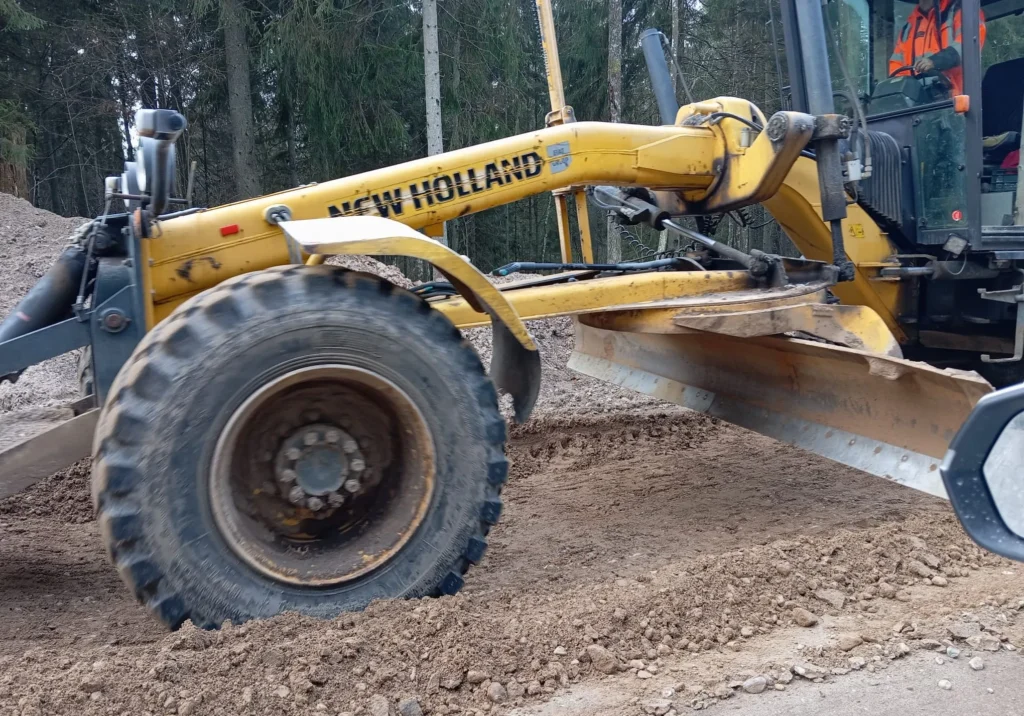 Profilowanie warstwy kruszywa łamanego 7+640-8+400P